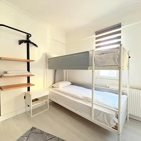 Modern Designer Flat In Cihangir, 2ba, 5beds, Ac, Lift