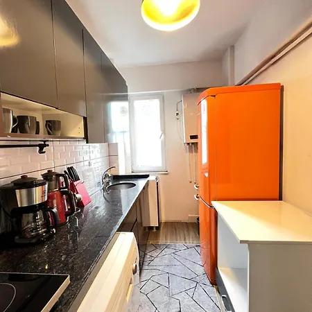 Modern Designer Flat In Cihangir, 2ba, 5beds, Ac, Lift *