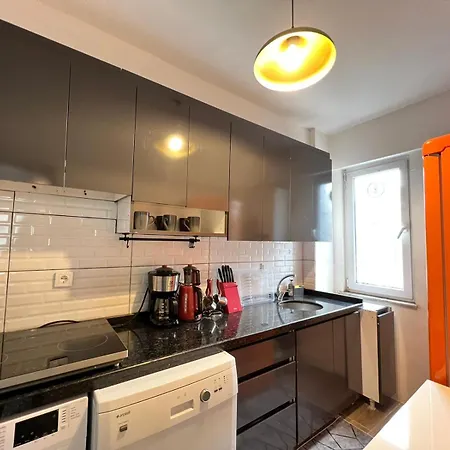 Apartmán Modern Designer Flat In Cihangir, 2ba, 5beds, Ac, Lift