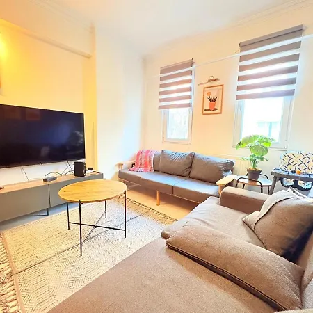 Appartement Modern Designer Flat In Cihangir, 2ba, 5beds, Ac, Lift Istambul