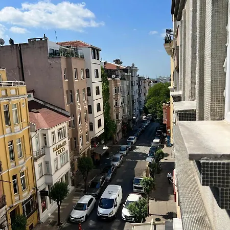 Apartmán Modern Designer Flat In Cihangir, 2ba, 5beds, Ac, Lift