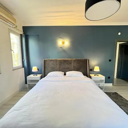 Modern Designer Flat In Cihangir, 2ba, 5beds, Ac, Lift