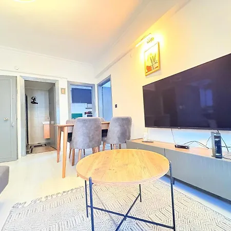 Modern Designer Flat In Cihangir, 2ba, 5beds, Ac, Lift Istanbulská provincie